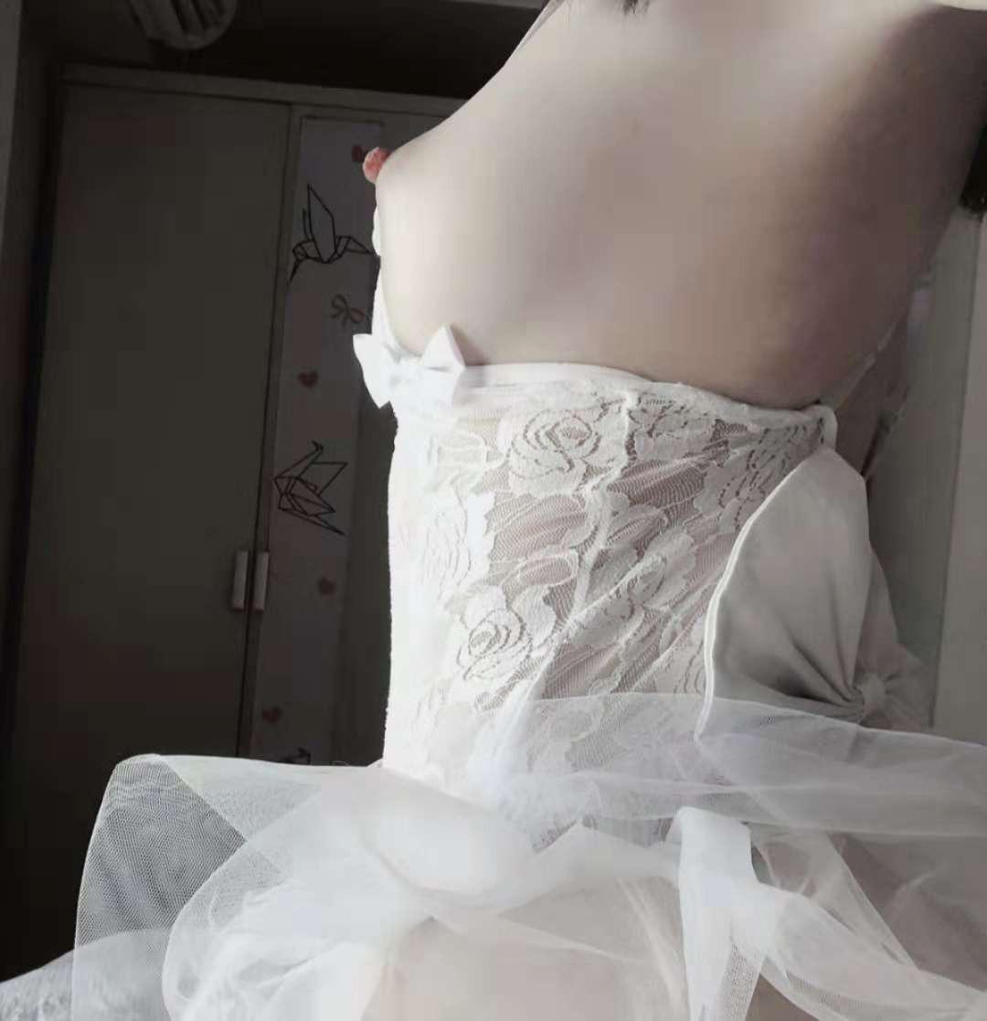 惡犬小姐姐 – 新娘裝 33P