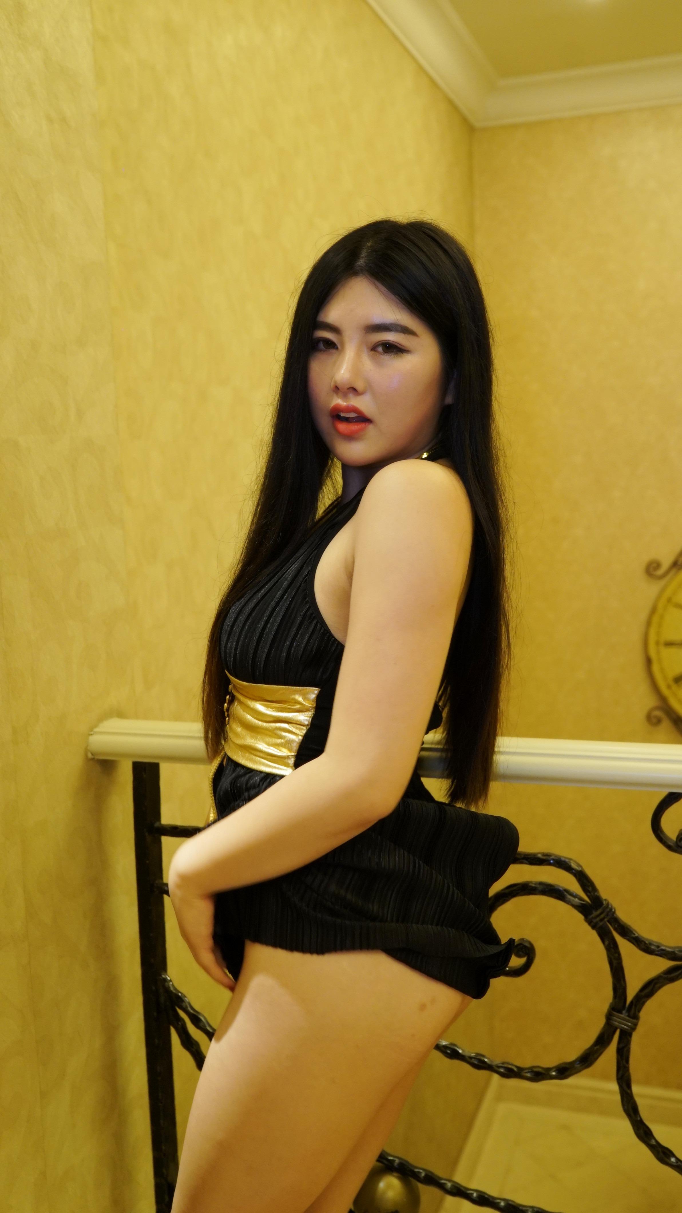 Selena Tiểu Nhục Đản Suối Nước Nóng Cực Điểm Dụ Hoặc 40P