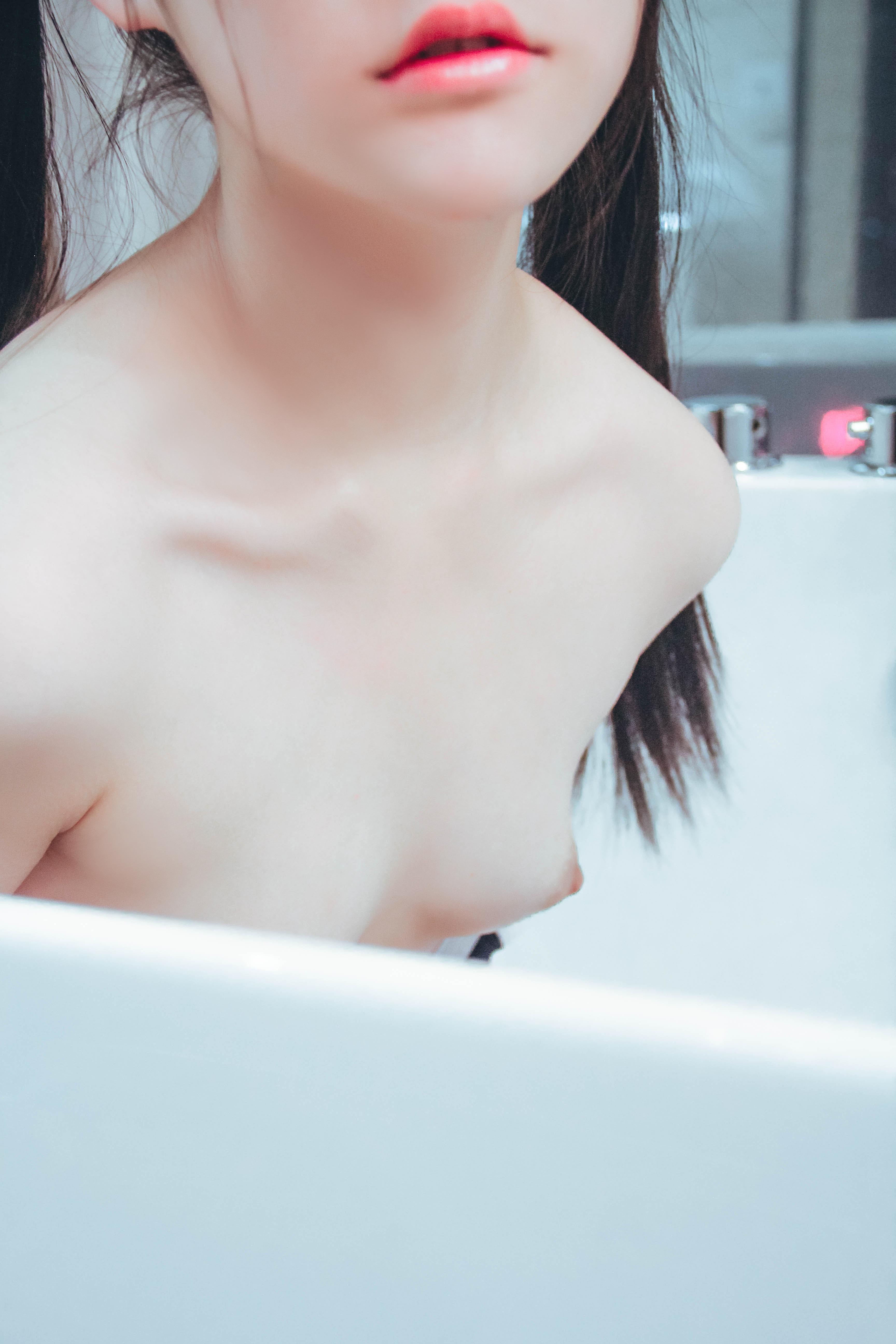 沐浴少女 81P