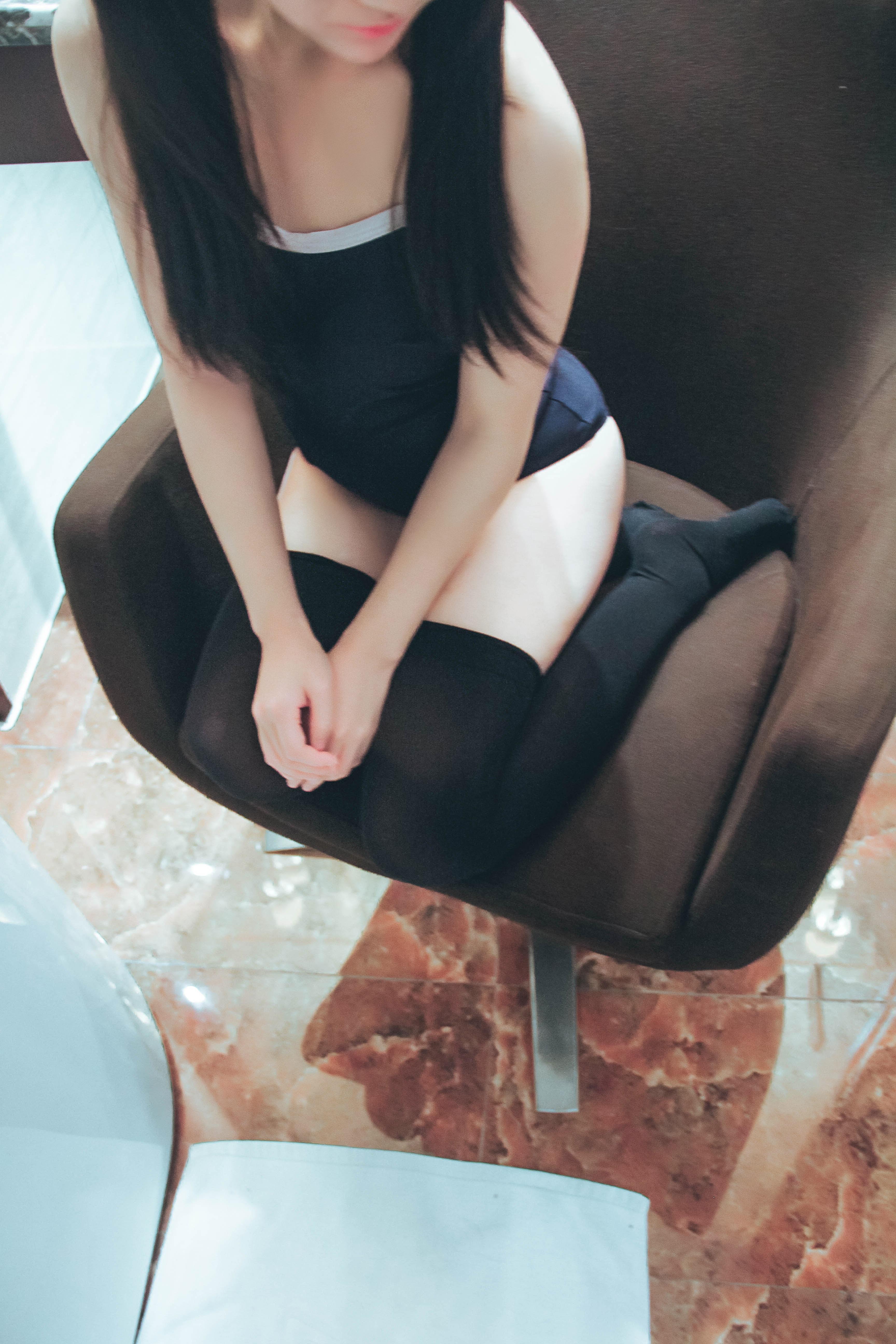 Bathing Girl 81P