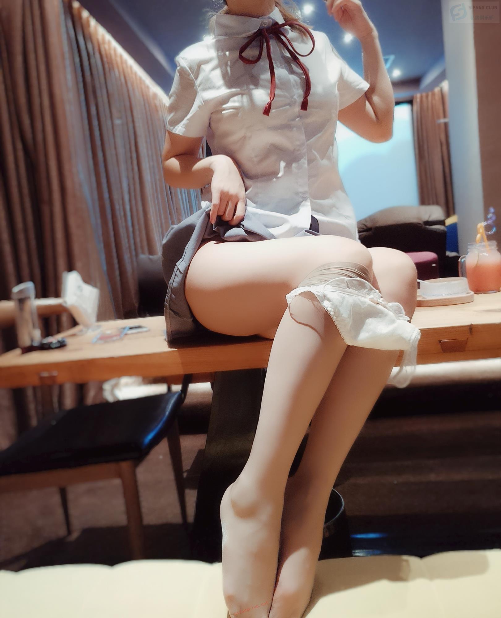 福利姬邪魔暖暖写真 49P | 私房大尺度图集