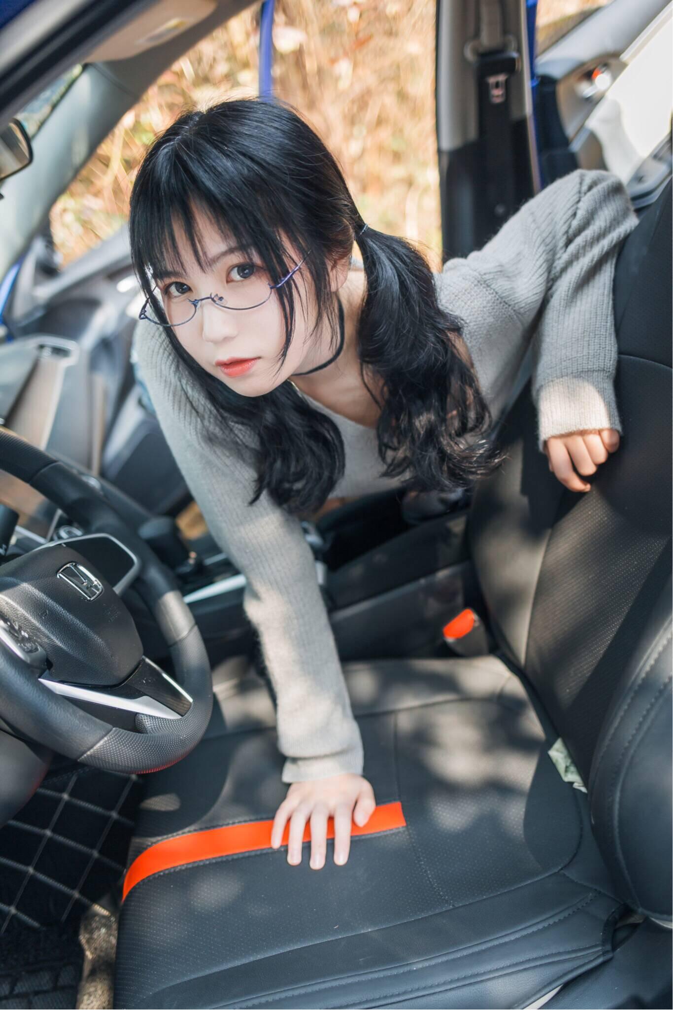 逐月Su 野外露出-車內篇 45P