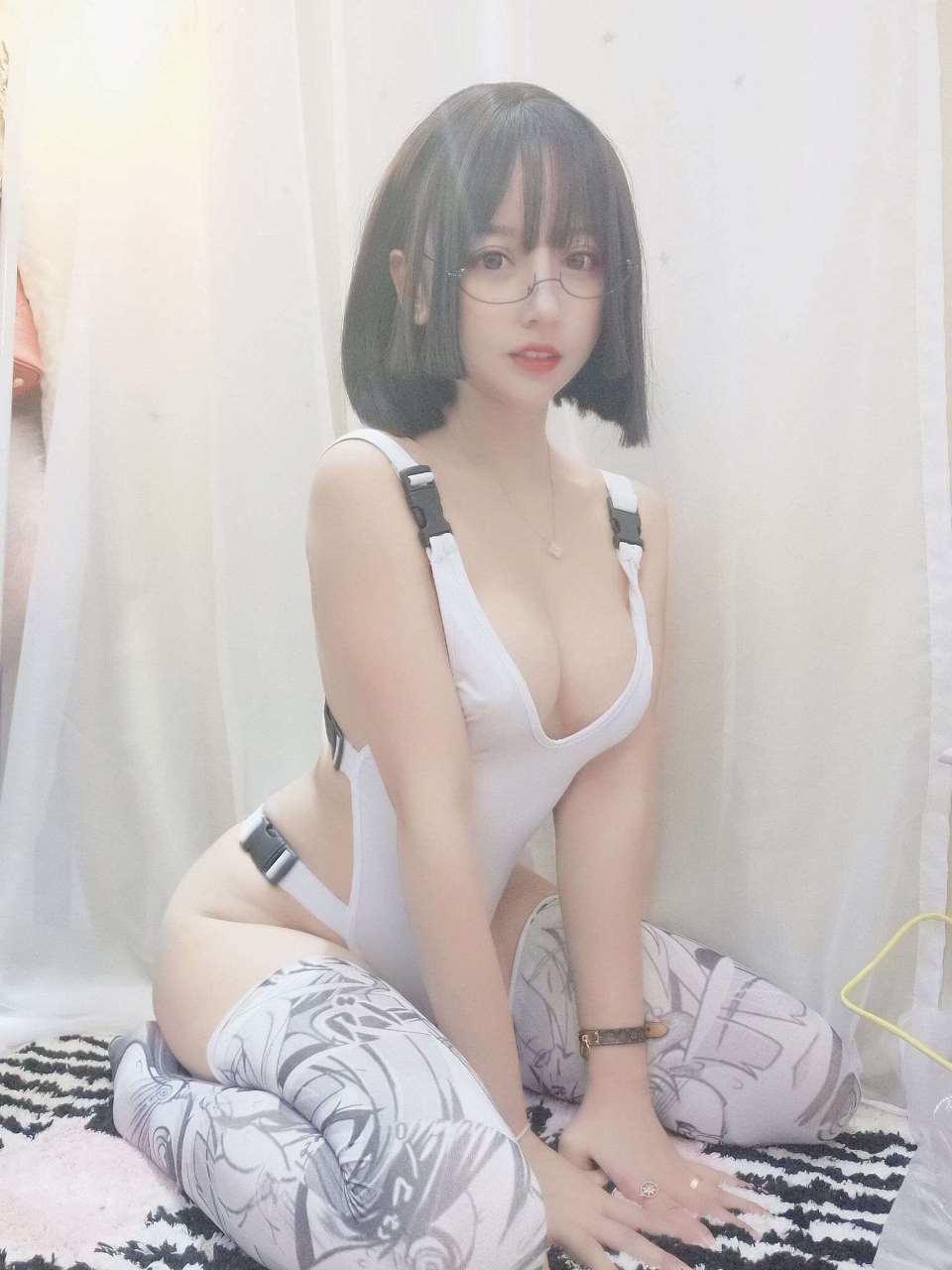 過期米線線喵 浴缸痛襪 51P