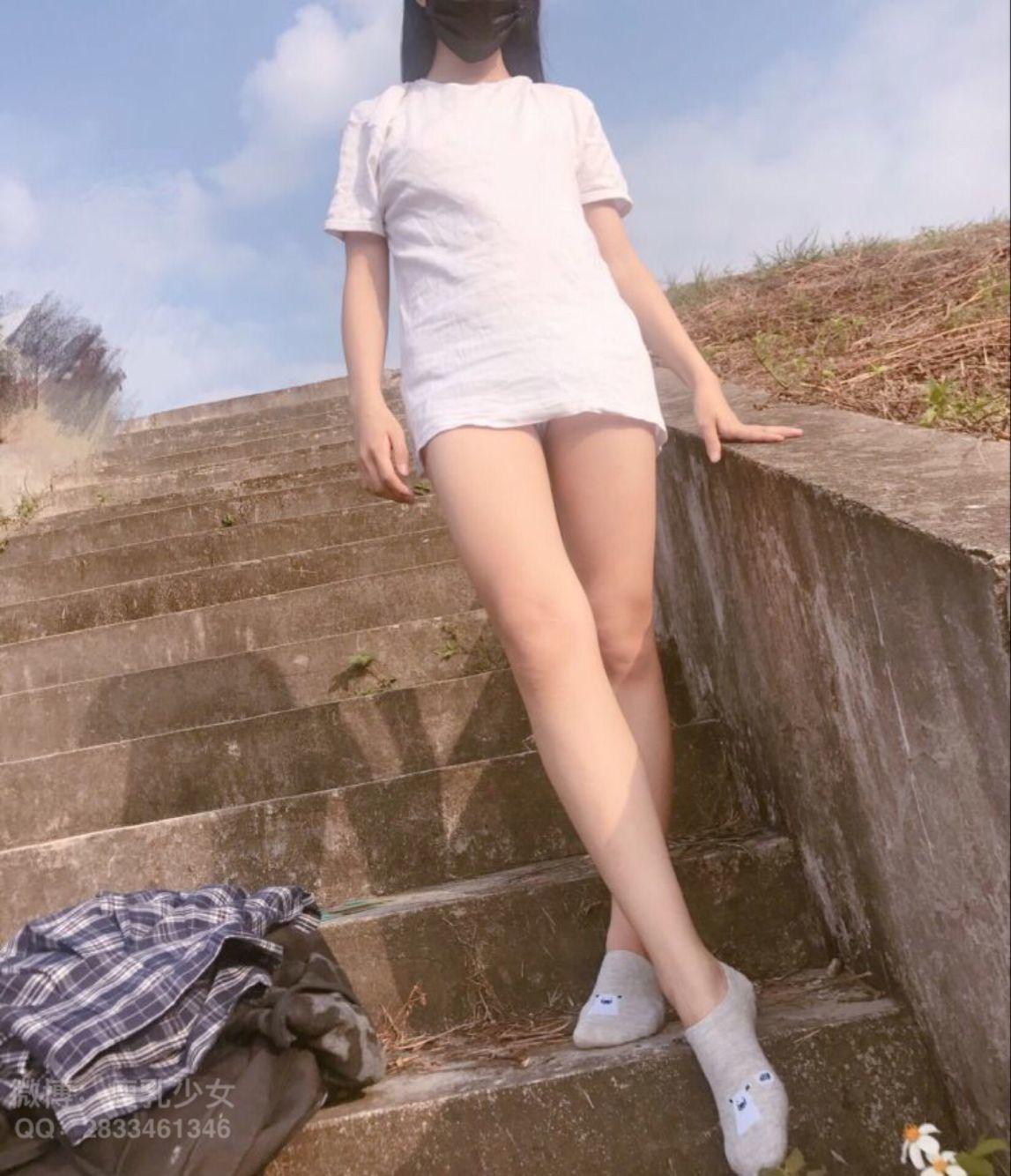 奶肌酱公园主题写真 36P