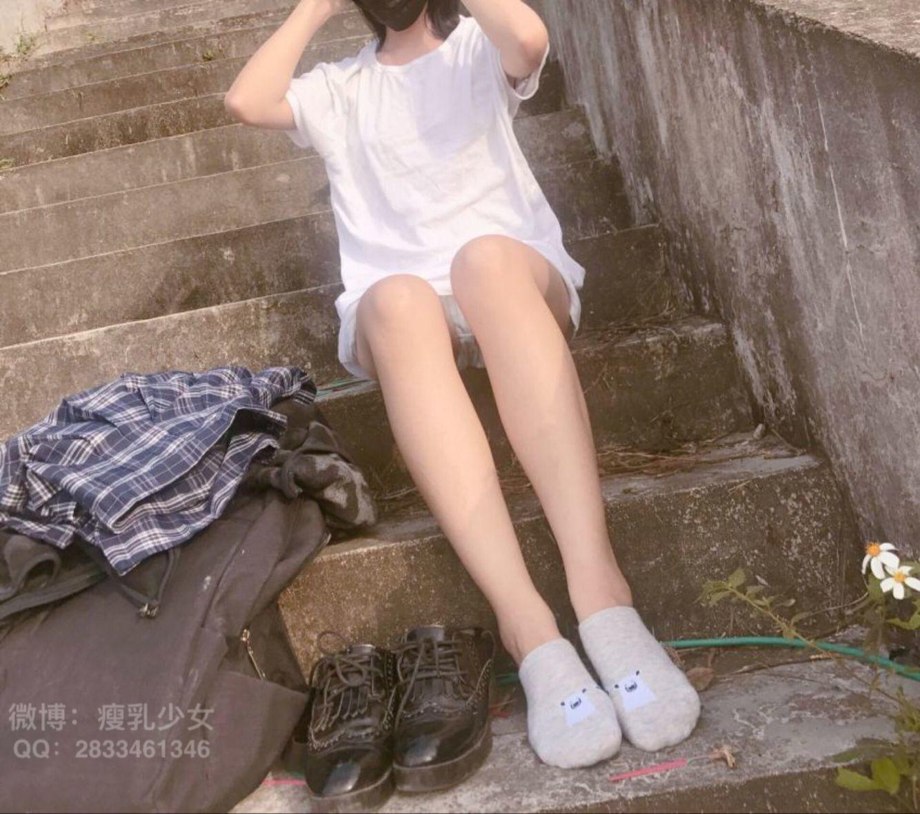 奶肌醬-公園露出 36P