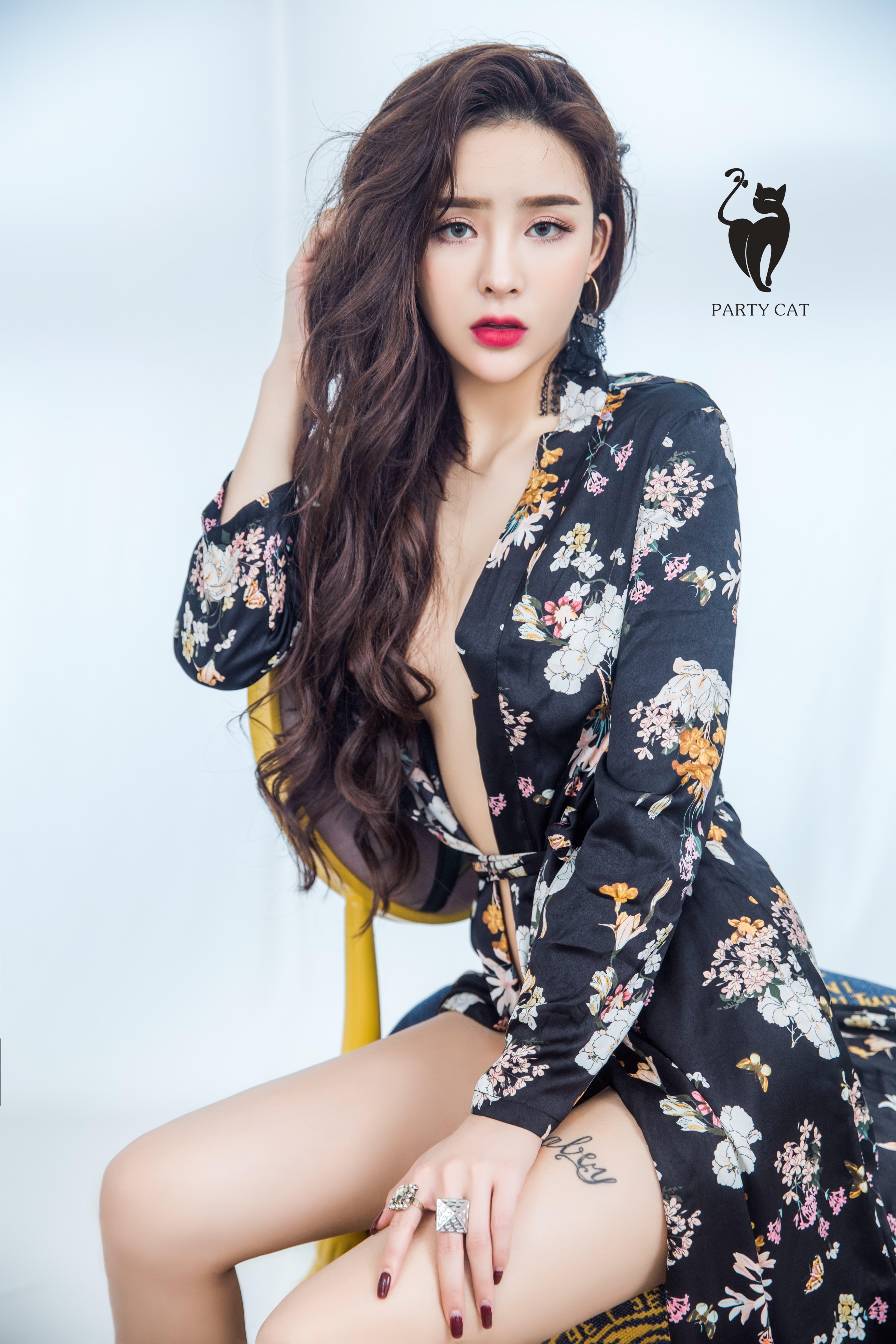 PartyCat Hong Pa Mao Special Issue - YM Private Edition 35P