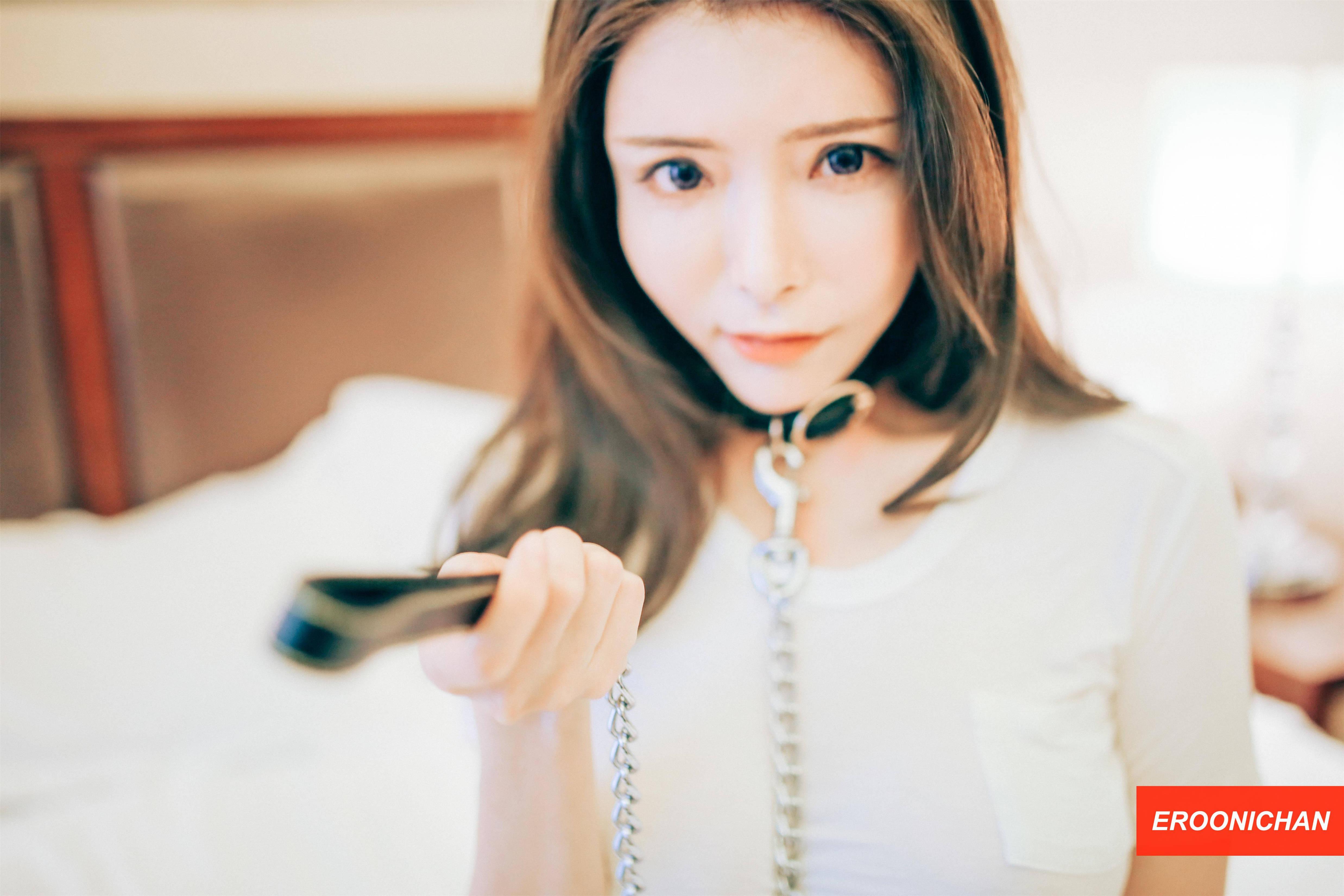 EROONICHAN Photography Album of Xia Xiao Qiu Qiu Qiu CUTE Photo Book, 72 Pages