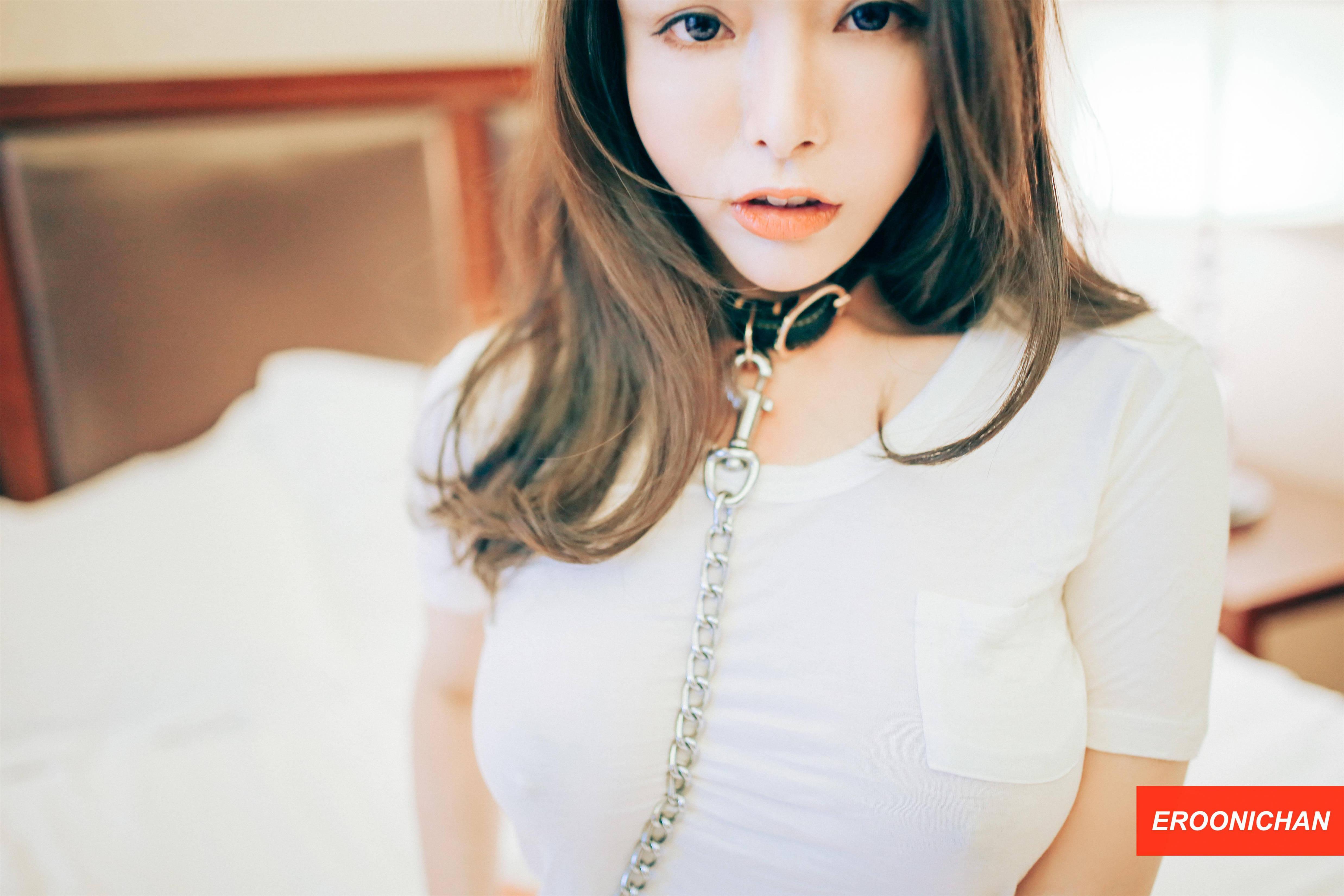 EROONICHAN Photography Album of Xia Xiao Qiu Qiu Qiu CUTE Photo Book, 72 Pages