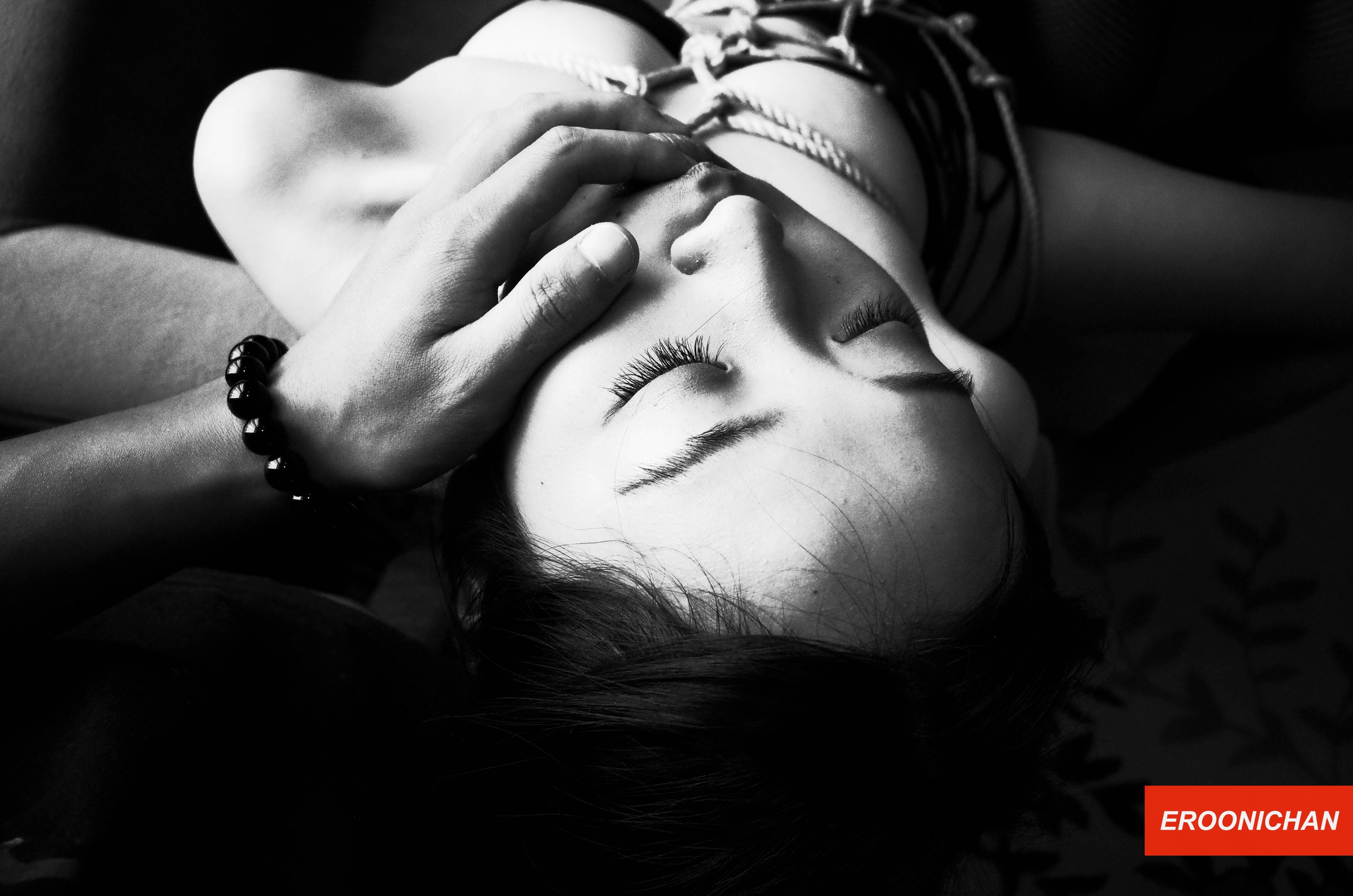 EROONICHAN Photography Album: Training Record Photobook, 41P