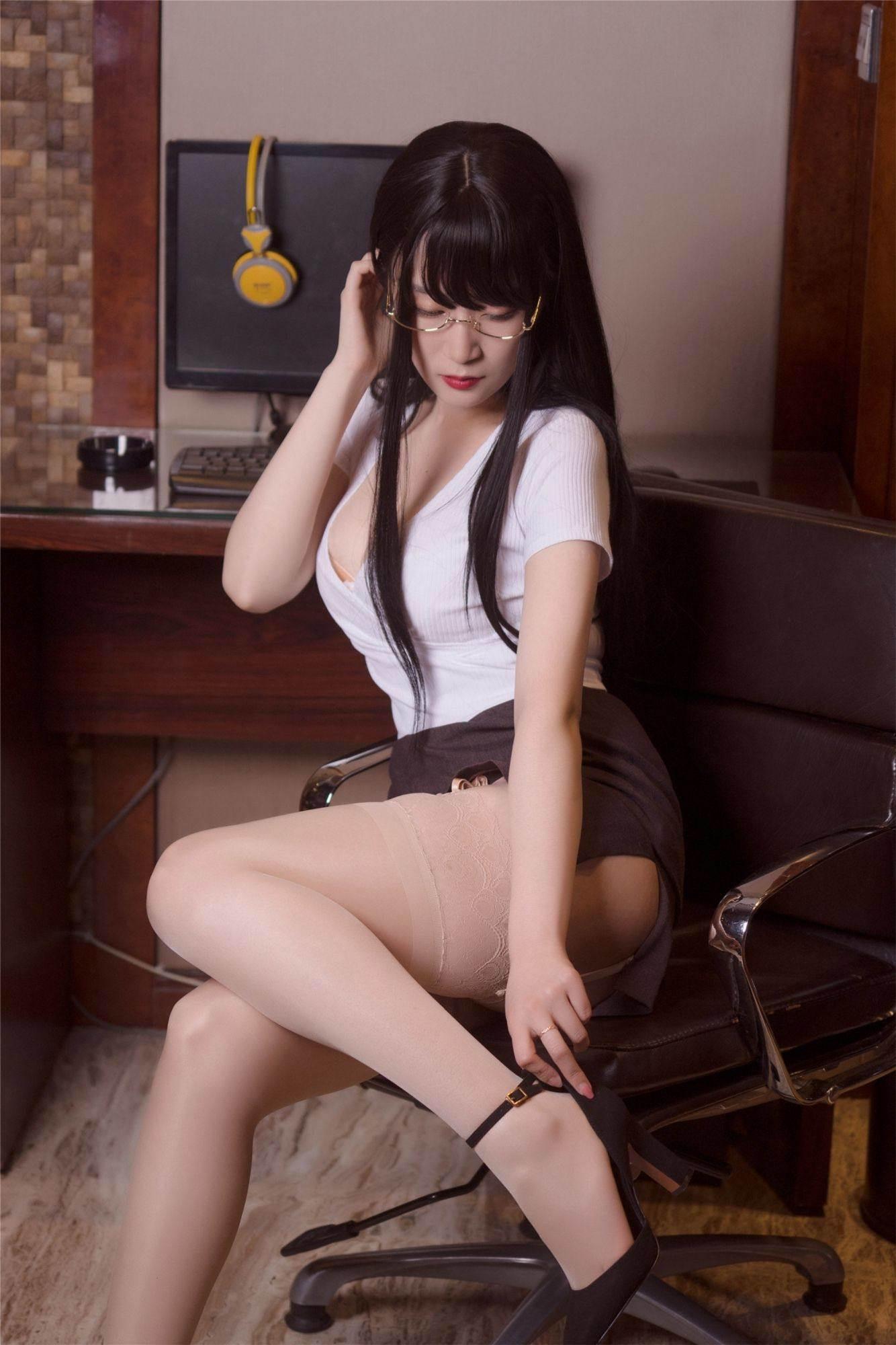 白银 摇摇乐 Student x Teacher Lesbian 126P