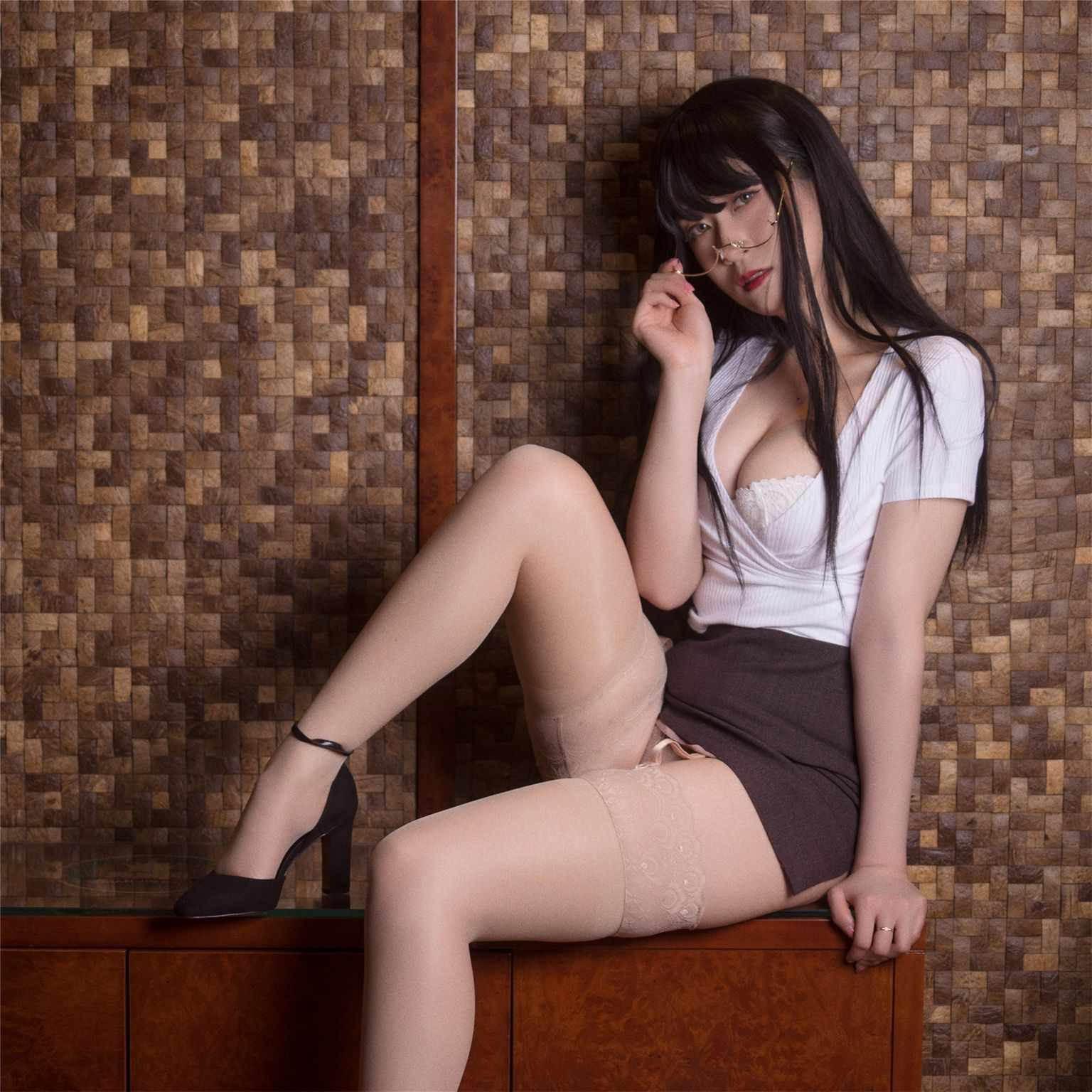 白銀 搖搖樂 學生 x 老師 女同性戀 126P