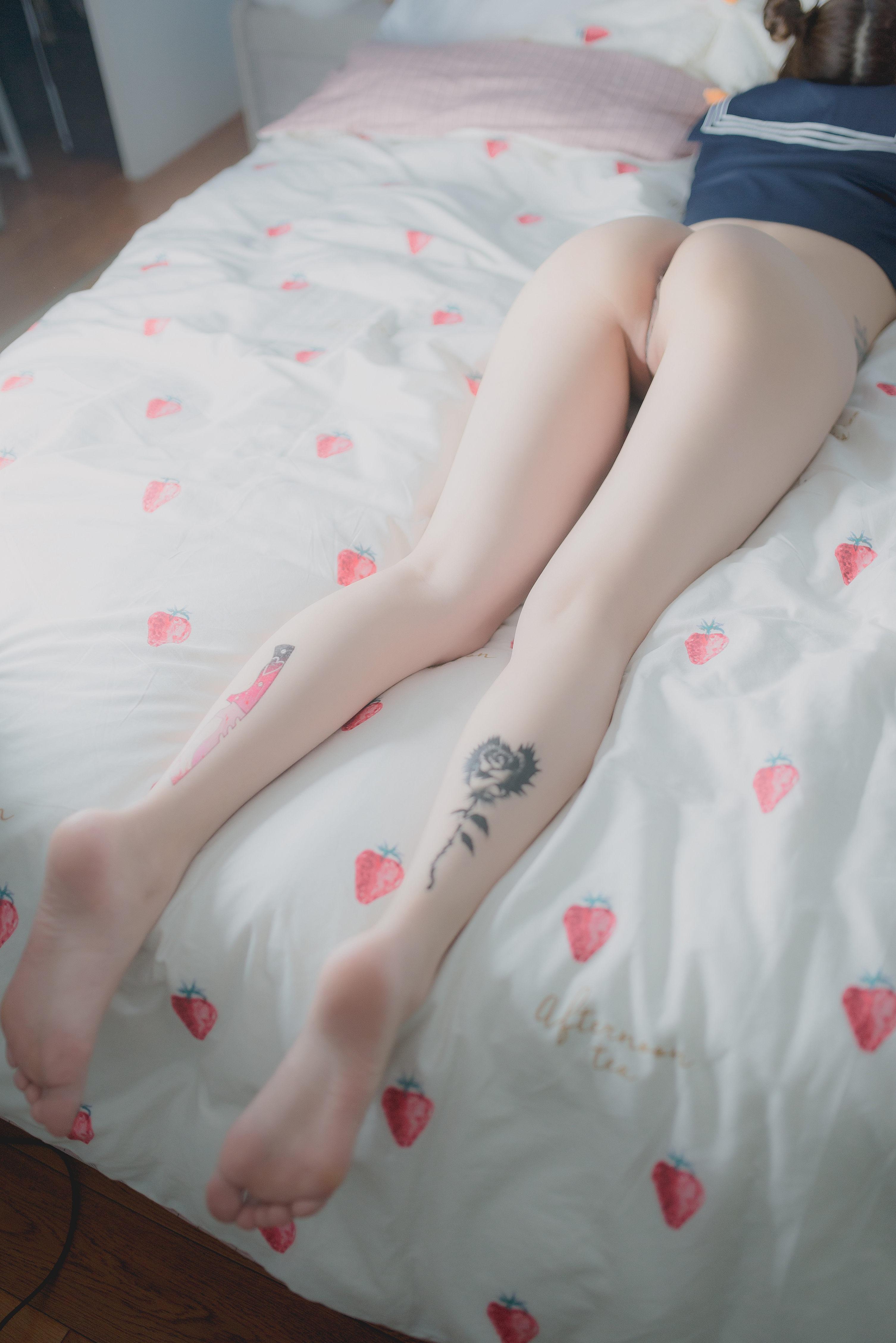 Yuzuki Crowdfunded Works: Uncensored Photo Set, 43P