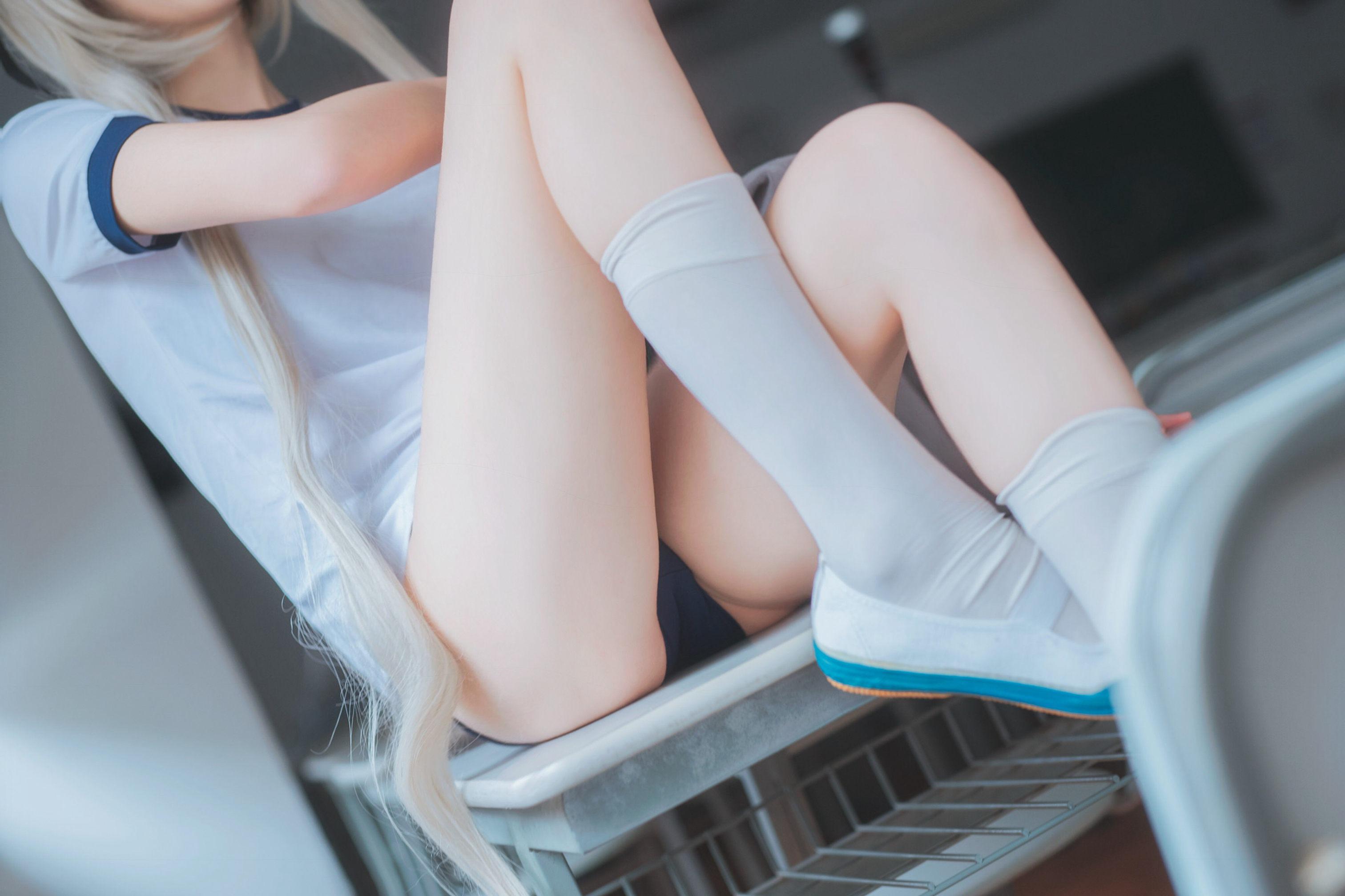 Nam Đào Momoko - Kasugano Sora trang phục thể dục 28P