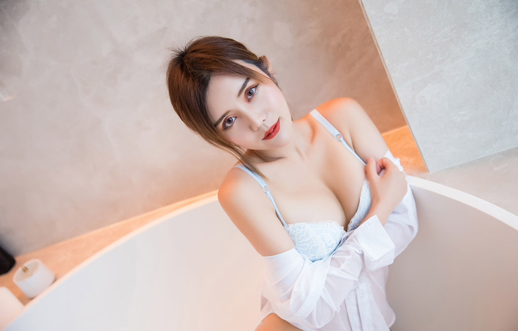 クリス卓娅祺バニーガール浴室白いシャツ魅力的な誘惑