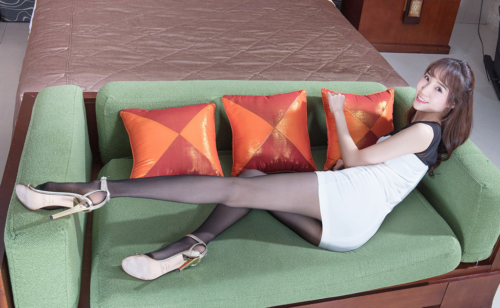 Leg Model Bobi Flesh-Colored Stockings Uniform [Beautyleg] No.1716