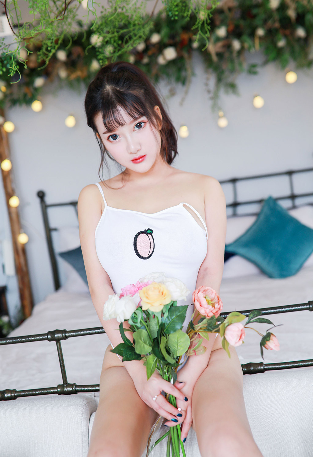 Xiao Yuna có ngoại hình xinh đẹp thật sự với khuôn mặt trẻ trung và ngực lớn.