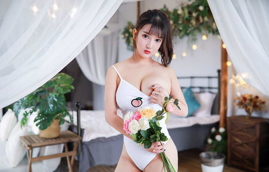 Xiao Yuna có ngoại hình xinh đẹp thật sự với khuôn mặt trẻ trung và ngực lớn.