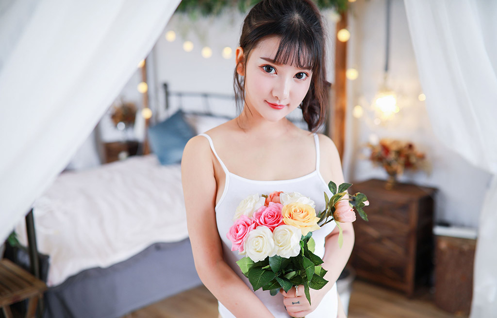 Xiao Yuna có ngoại hình xinh đẹp thật sự với khuôn mặt trẻ trung và ngực lớn.