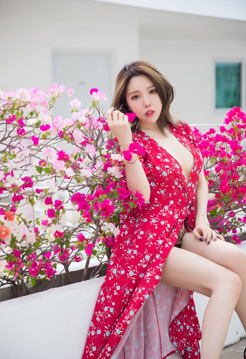 性感黃樂然嬌羞的長裙美腿女神