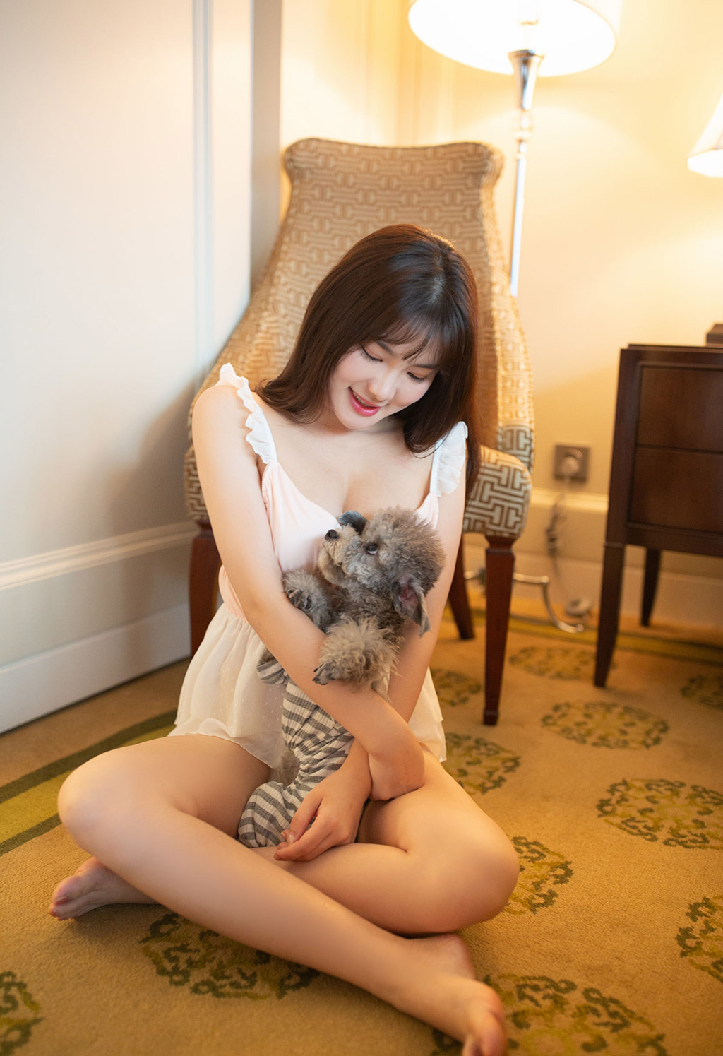 小家碧玉般的性感小倉鼠酥胸軟腰