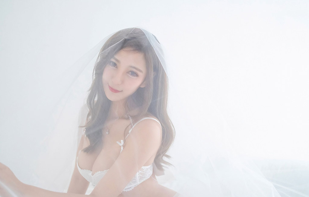 Elegant beauty Ccci with a graceful figure, stockings beautiful legs enthusiast