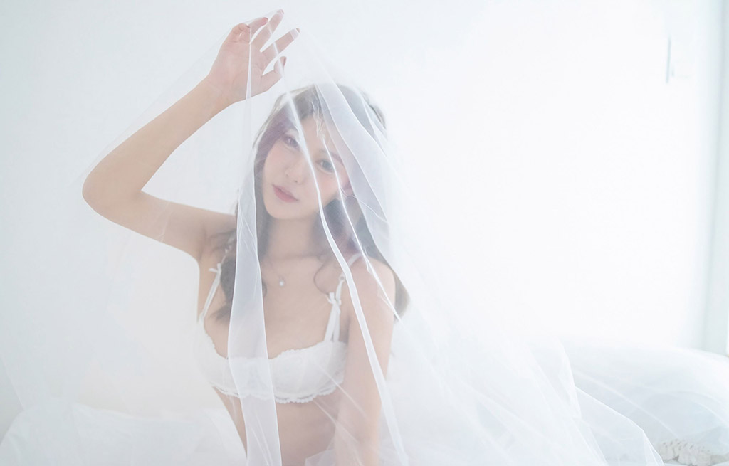 Elegant beauty Ccci with a graceful figure, stockings beautiful legs enthusiast