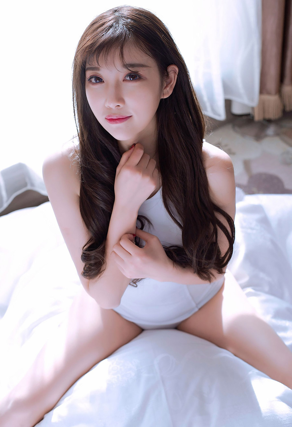 Yang Chenchen sugar sexy soft breasts round and smooth perky buttocks student one-piece gymnastic uniform