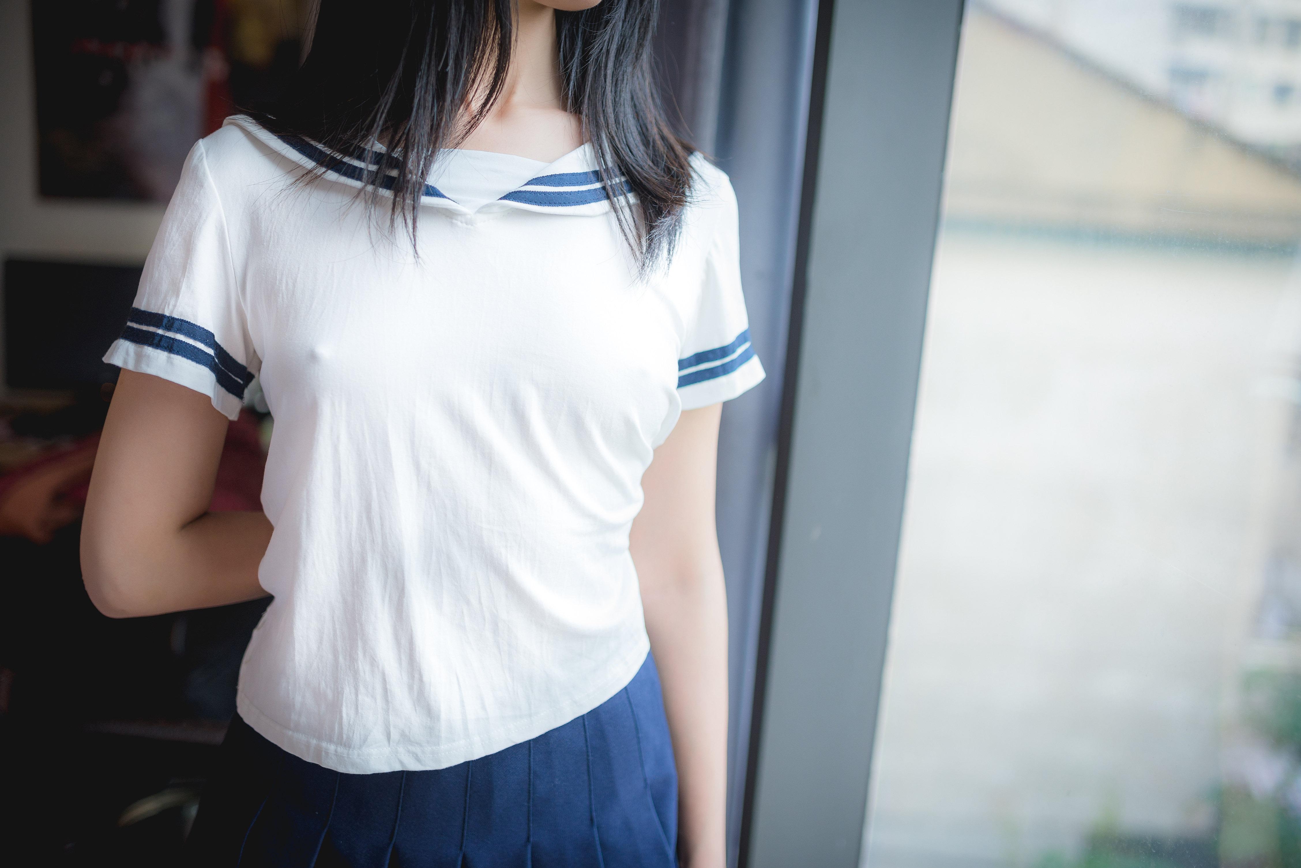 Yuzuki] Flat-chested JK with Black Long Straight Hair 54P