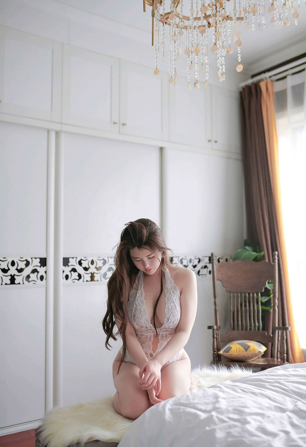白嫩美女娜露Selena精緻的鏤空情趣內衣