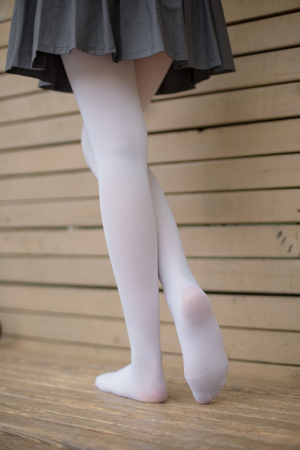 《白絲妹妹游園》 [森蘿財團] R15-014 写真集[99P
