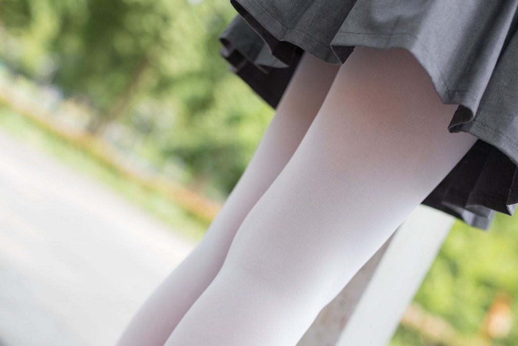 《白絲妹妹游園》 [森蘿財團] R15-014 写真集[99P