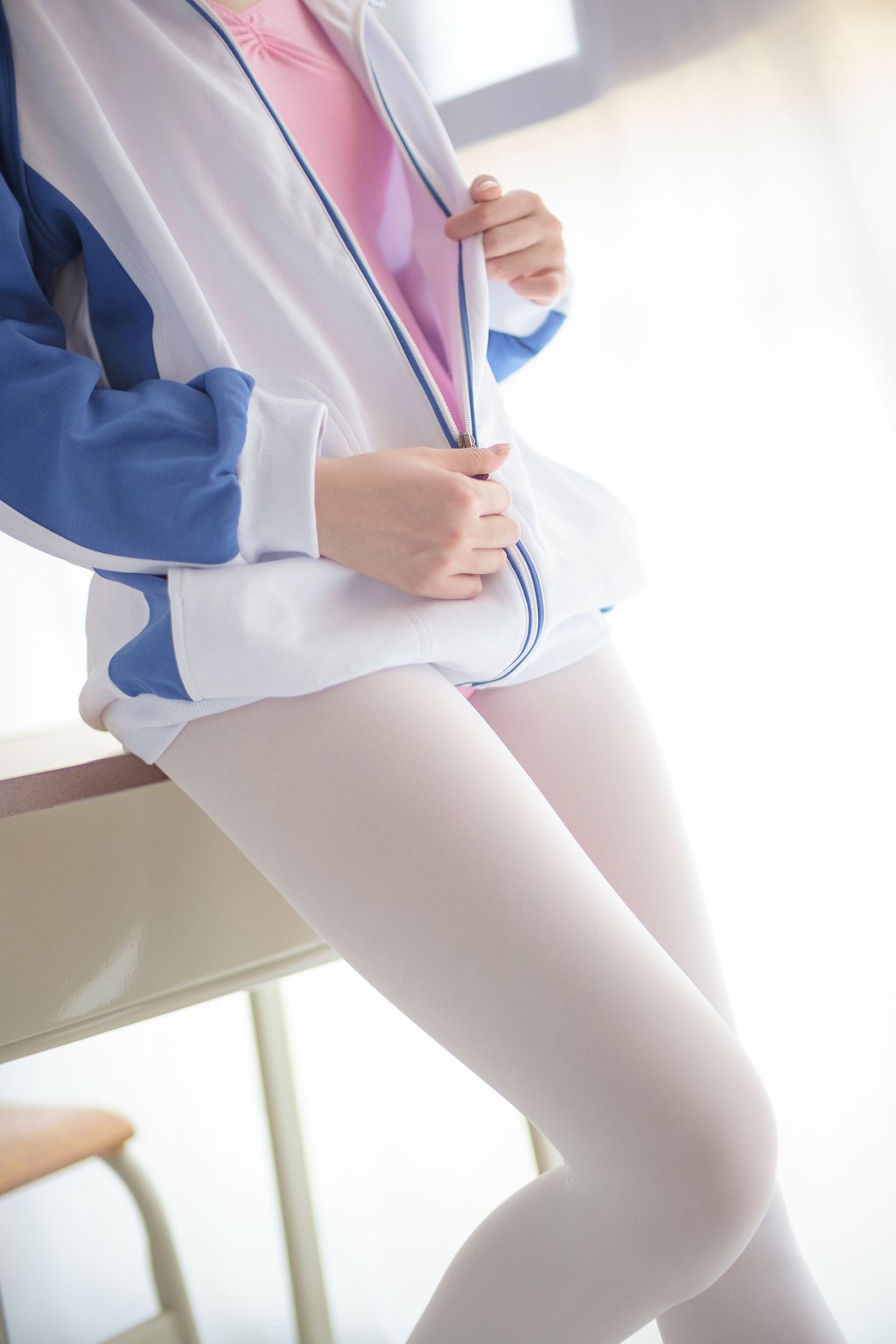 White Silk Pink Girl [Sen Luo Consortium] R15-012 Photobook [84 pages
