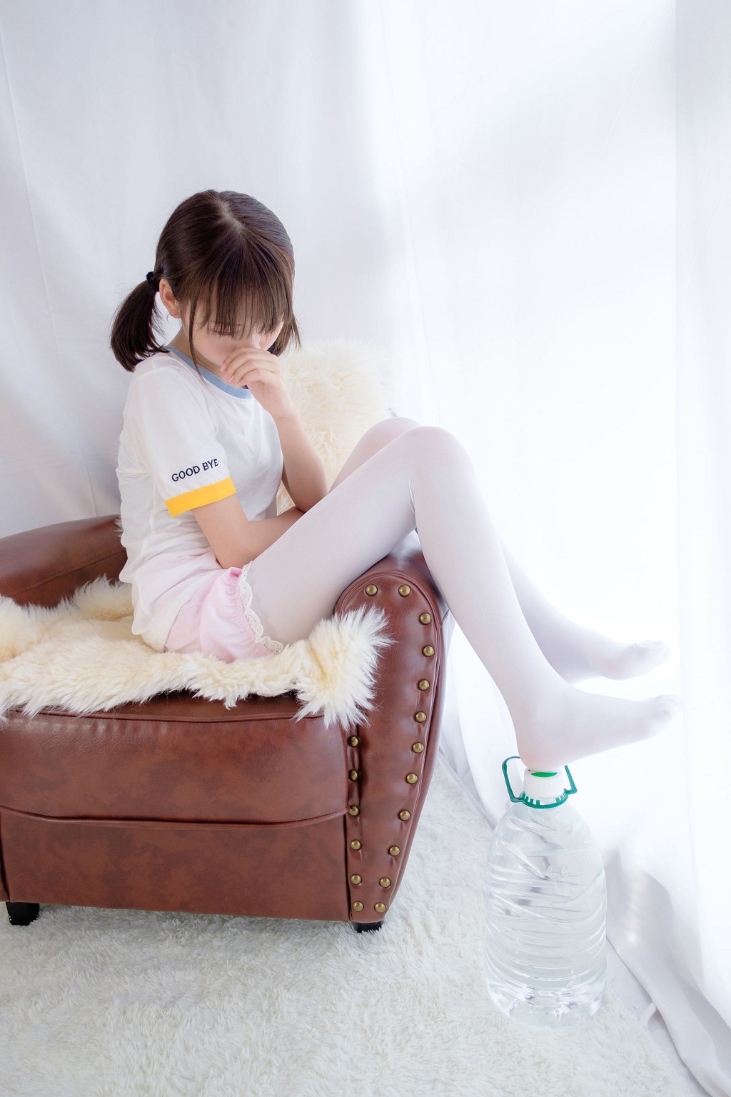 《白絲蘿莉玩桶裝水》 [森蘿財團] R15-015 寫真集[77P