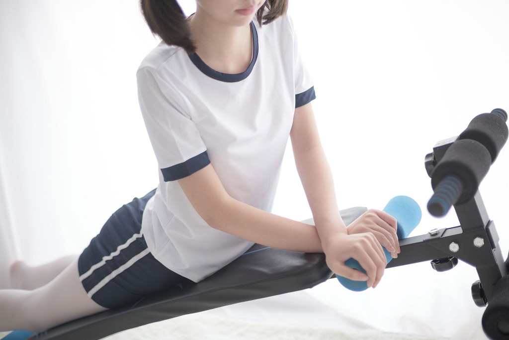 《白絲運動少女》 [森蘿財團] R15-013 寫真集[85P