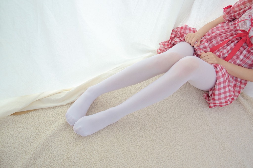 Red Plaid Skirt White Silk MM [Sen Luo Consortium] R15-011 Photobook [67P