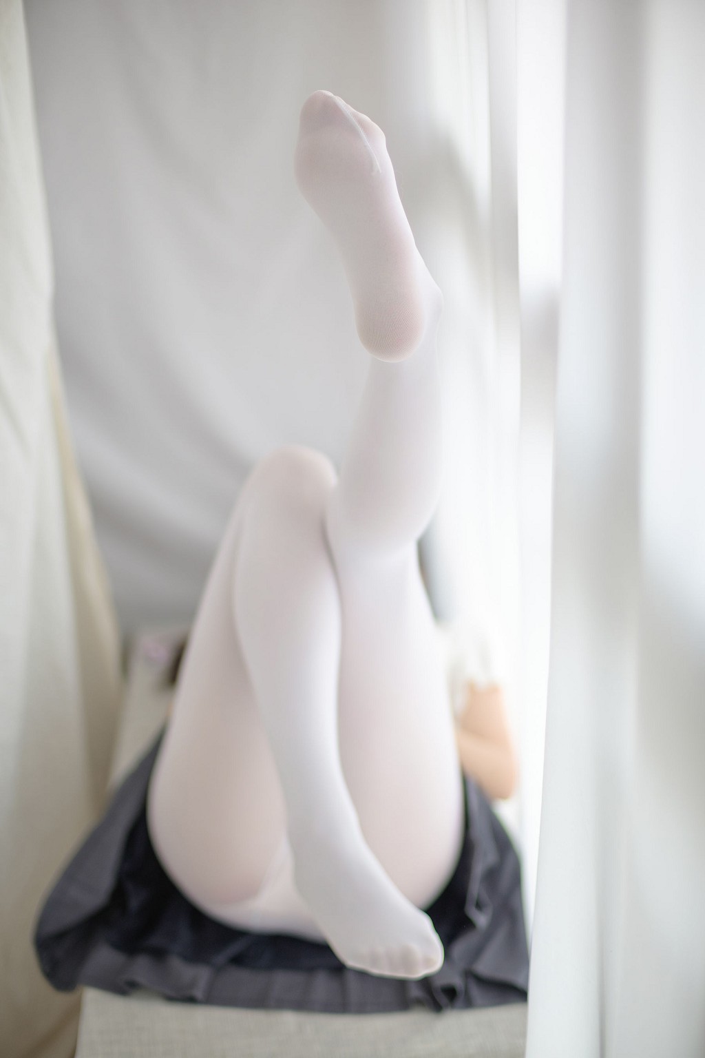 《羞答答的白絲MM》 [森蘿財團] R15-010 寫真集[94P
