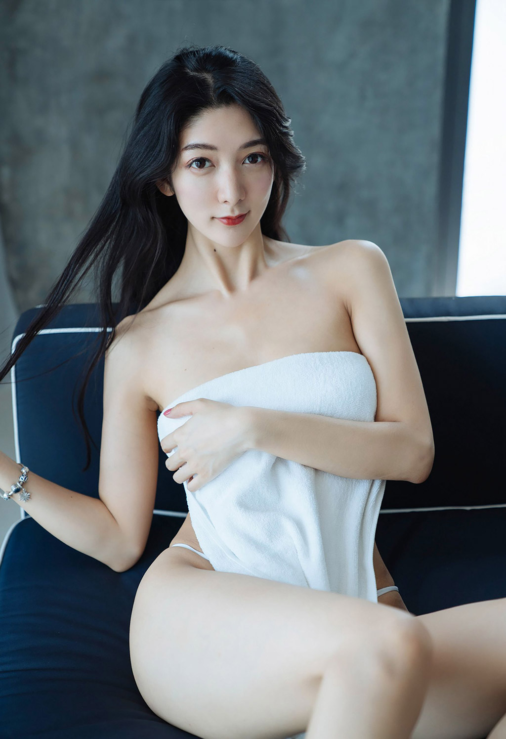 Angela喜欢猫万千风情诱惑人心
