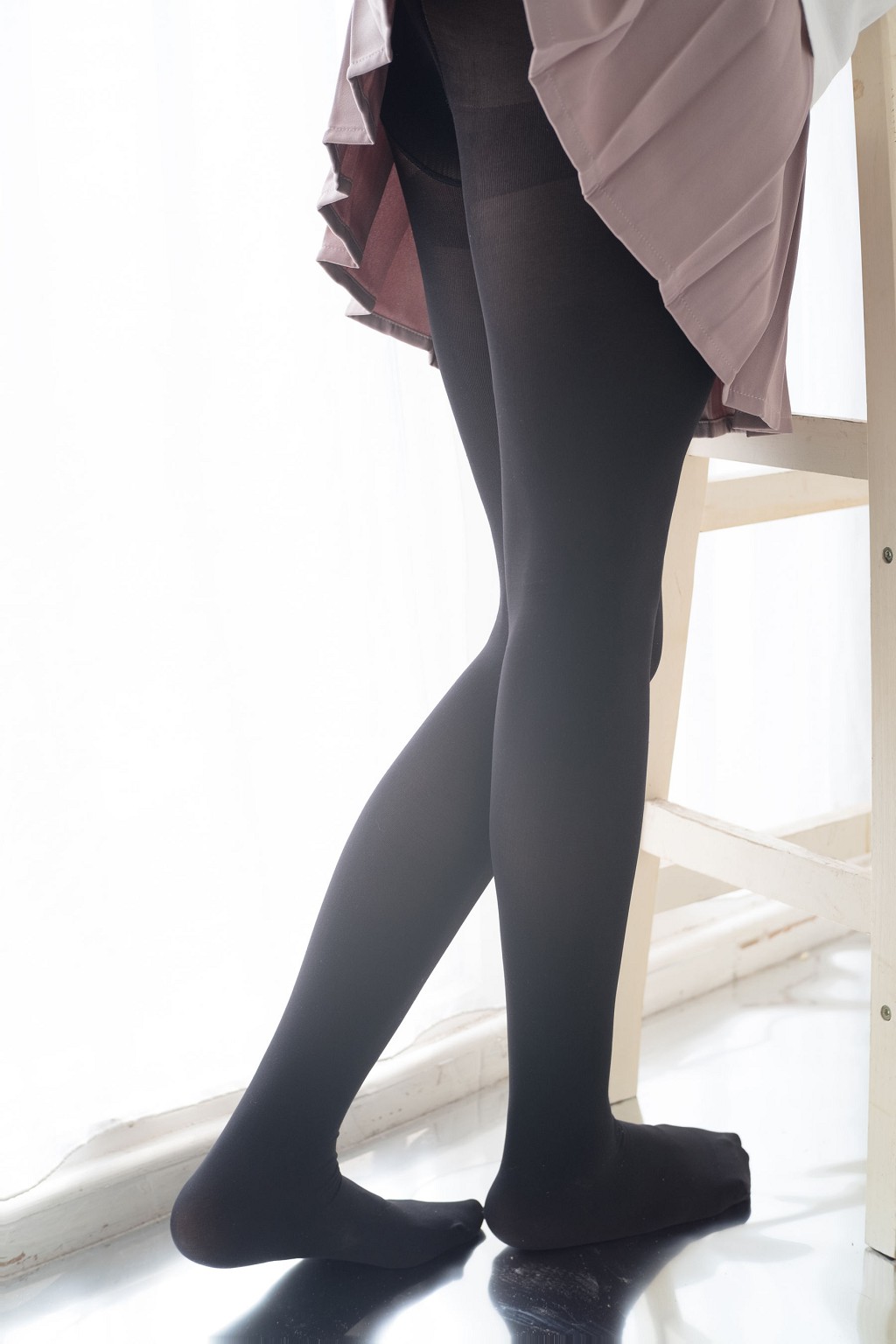 《慢慢脫下你的黑絲》 [森蘿財團] R15-029 寫真集[78P