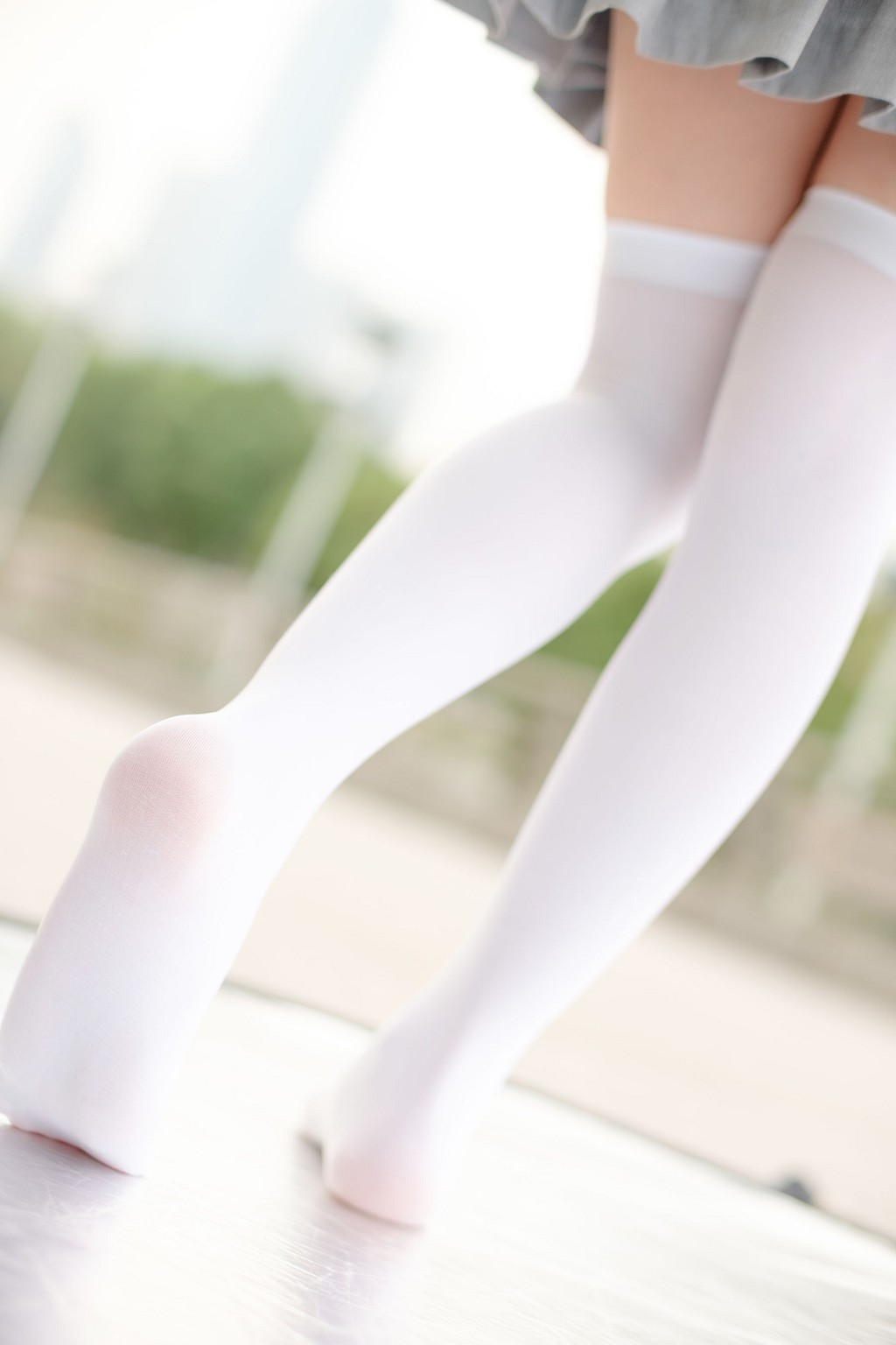 《戶外白絲短裙》 [森蘿財團] R15-040 寫真集[131P