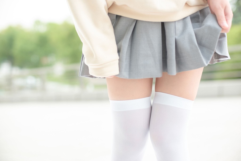 Outdoor White Silk Short Skirt [Sen Luo Consortium] R15-040 Photobook [131P