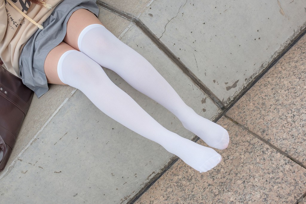 Outdoor White Silk Short Skirt [Sen Luo Consortium] R15-040 Photobook [131P