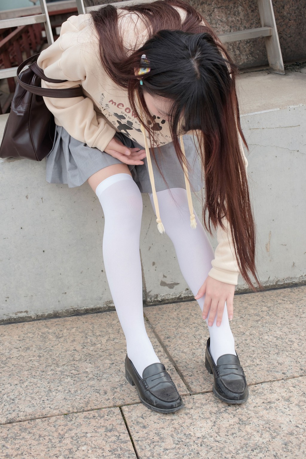 《户外白丝短裙》 [森萝财团] R15-040 写真集[131P]