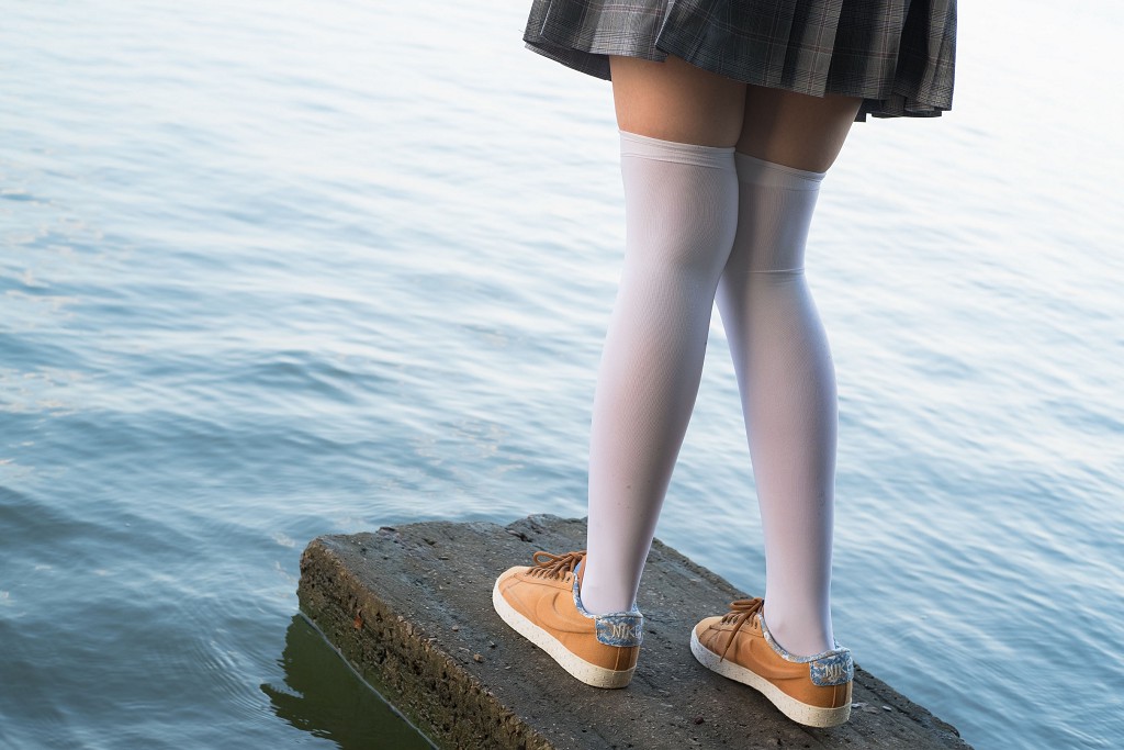 Lakeside Playing in Water with White Silk [Sen Luo Consortium] R15-032 Photobook [113 Pages