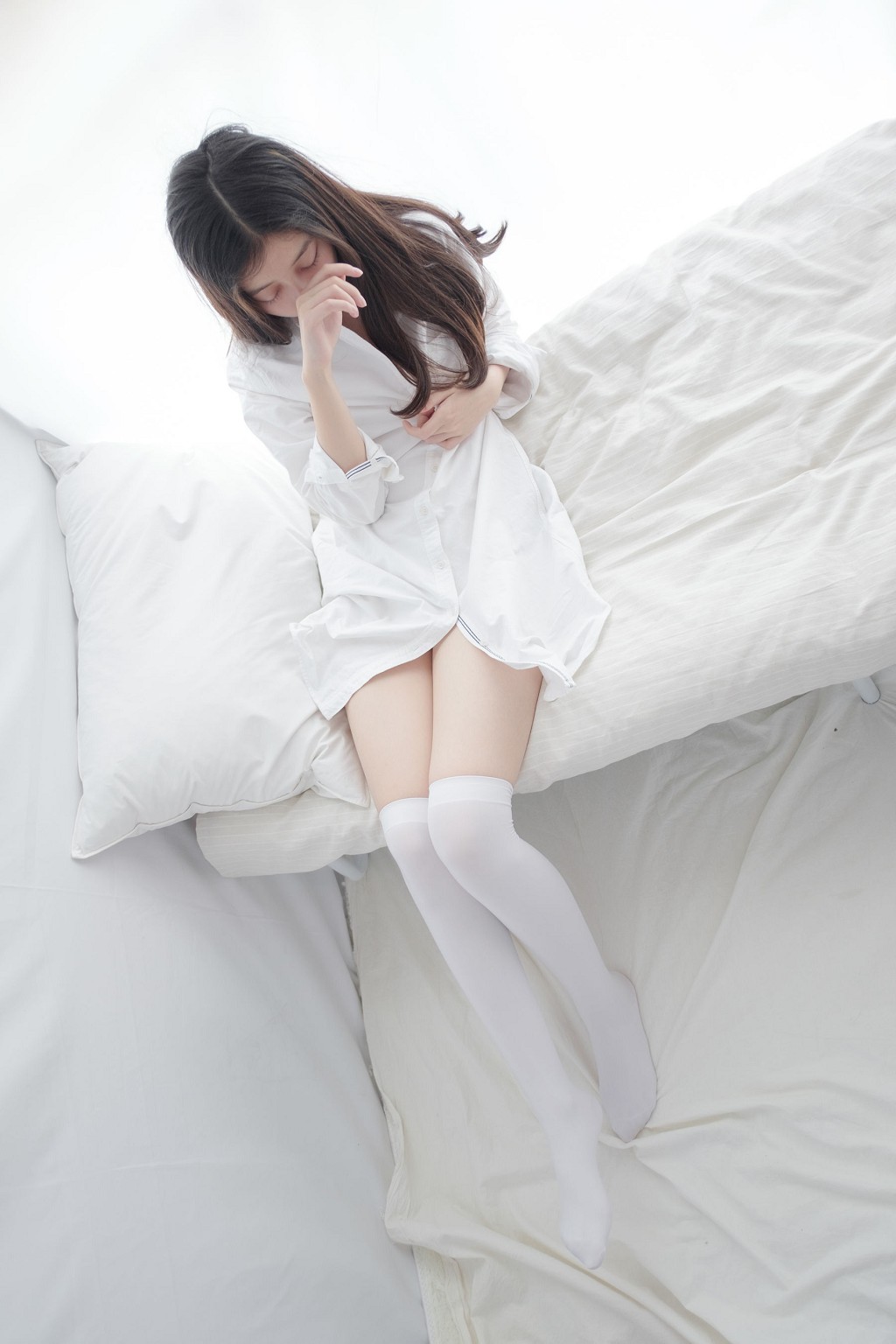 《白 - 絲》 [森蘿財團] R15-022 寫真集[85P