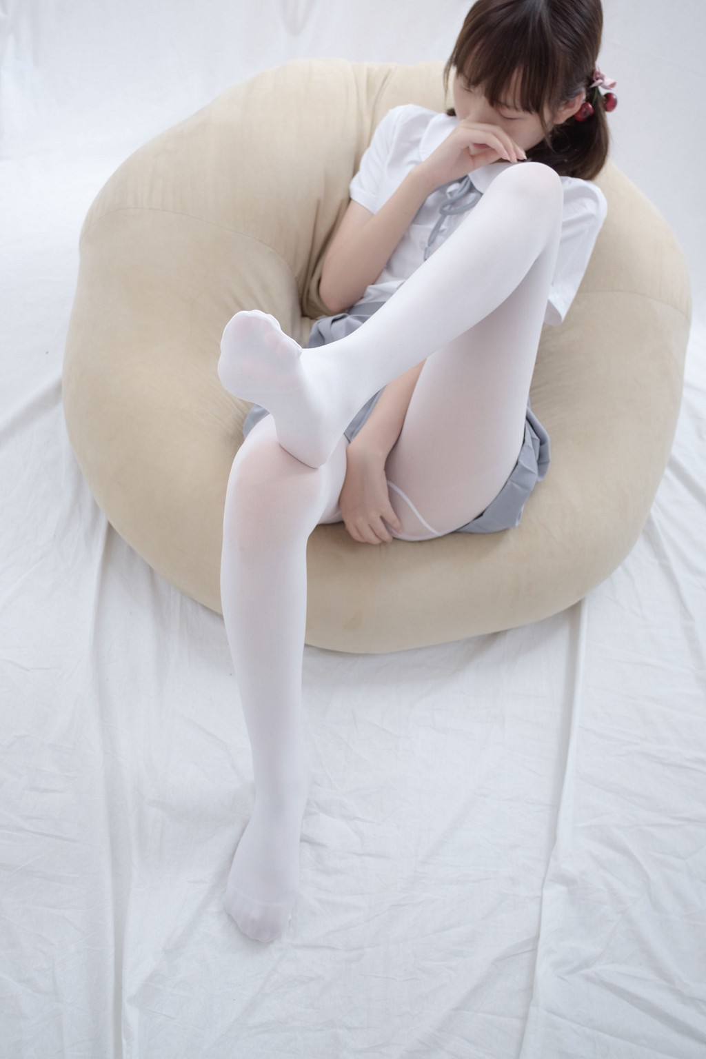 White Silk Foot Fetish [Senluo Consortium] R15-025 Photobook [75P