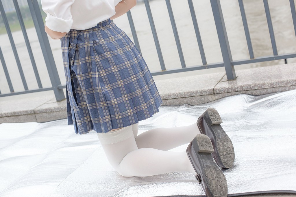 《百褶裙白絲美足》 [森蘿財團] R15-039 寫真集[88P