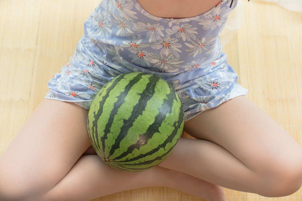 《ストッキングガール 清涼な一夏》 [森萝財団] X-028 写真集[128P