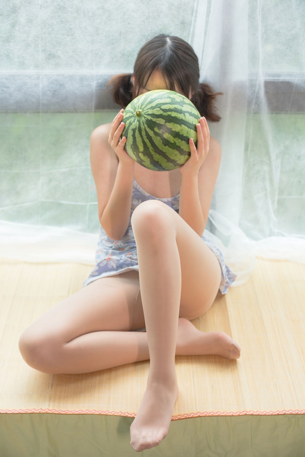 《ストッキングガール 清涼な一夏》 [森萝財団] X-028 写真集[128P