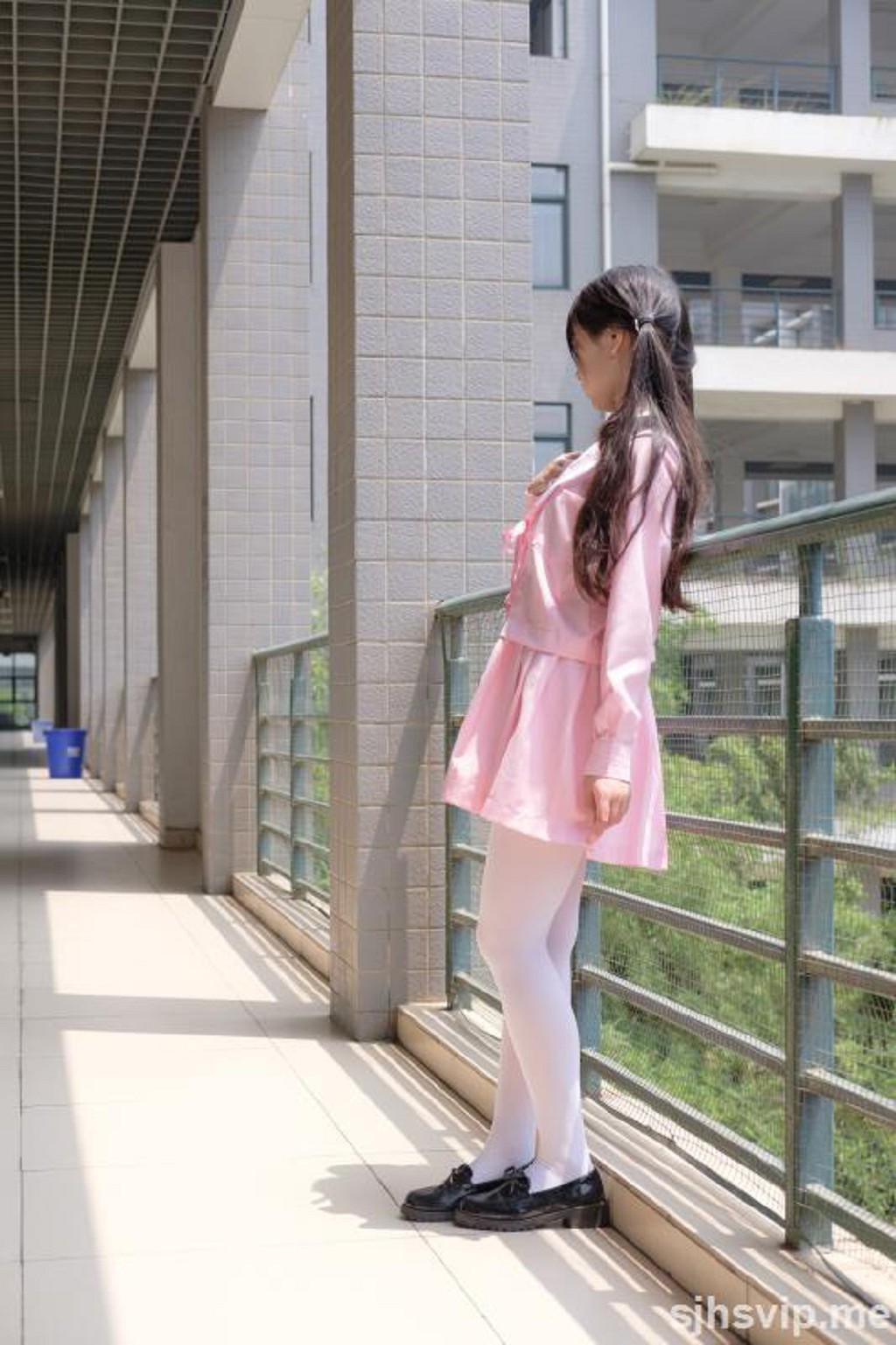「JK ピンク制服 白ストッキング」 [シンラ財団] X-026 写真集[113P