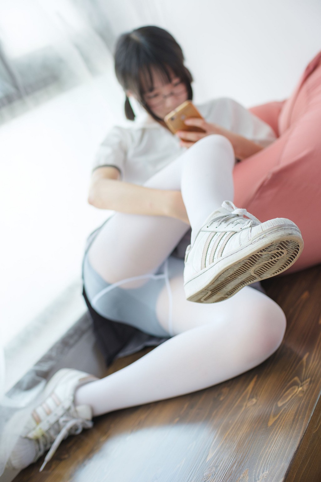 校服白丝美足少女 [森萝财团] [BETA-026] 写真集[78P]